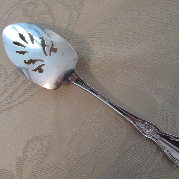 Wm. A Rogers Oneida LTD Silver Pie cutter/server - Picture 3 of 6